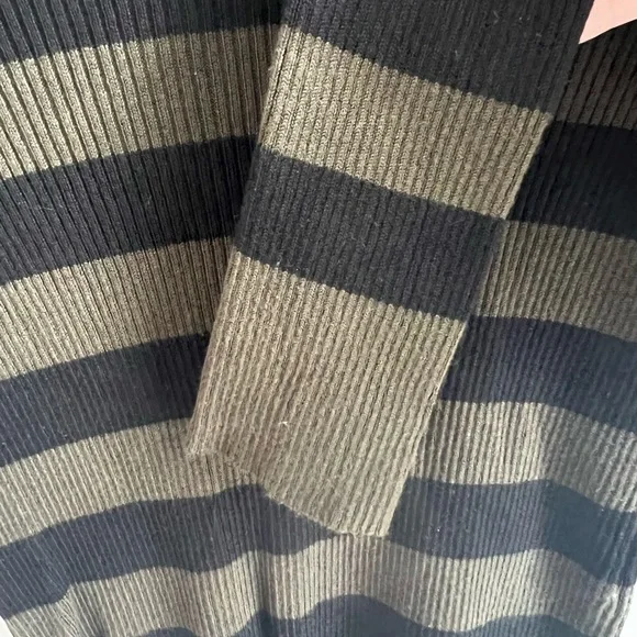 CLEARANCE Women’s Small Cropped Striped Black and Green Ribbed Sweater - Picture 6 of 8